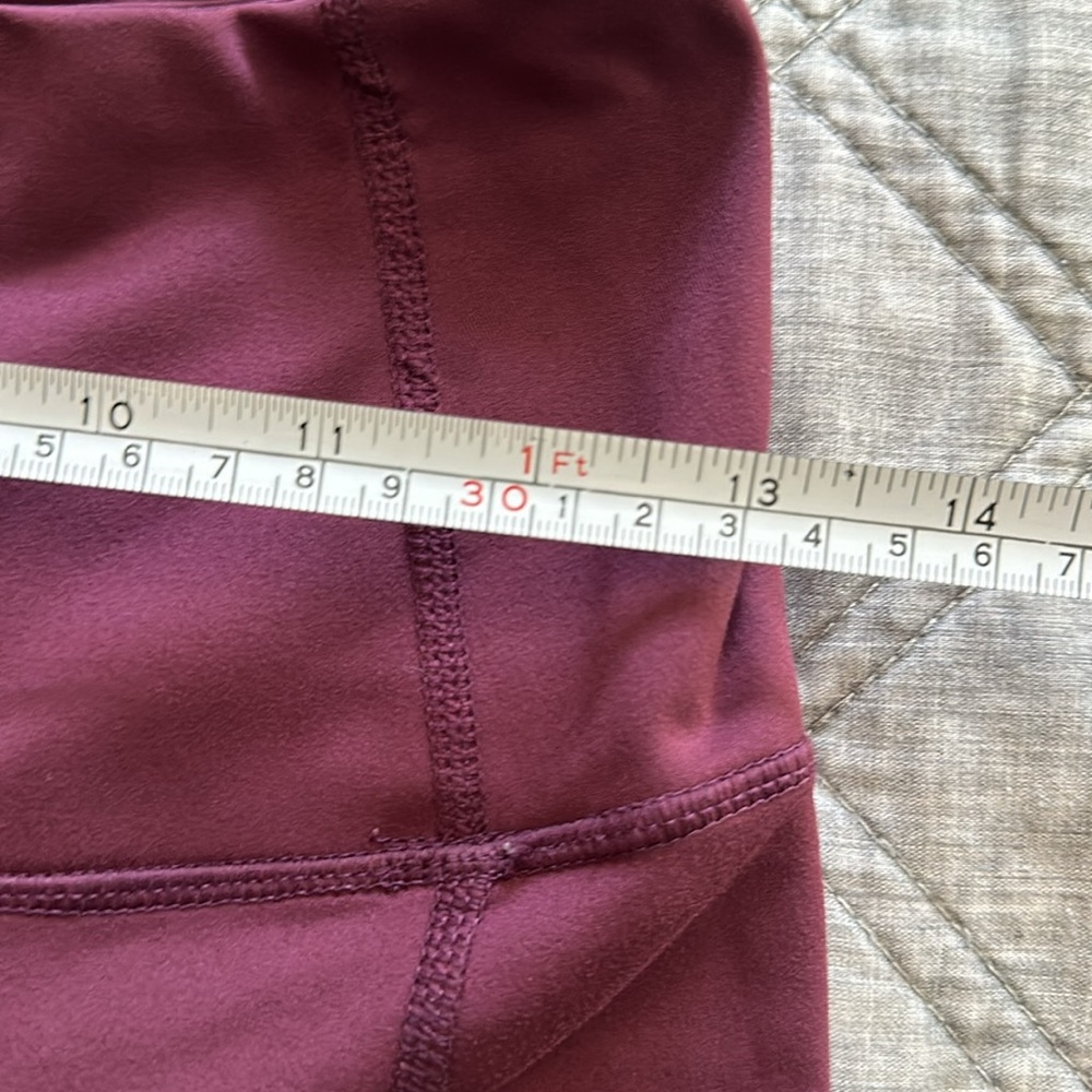 Yogalicious Cropped Leggings with Pockets - Picture 4 of 5